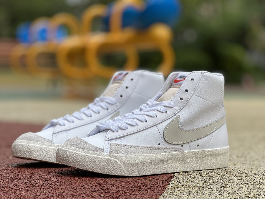 Nike Blazer Mid '77 Vintage White