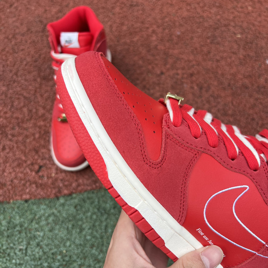 Nike Dunk High First Use Red