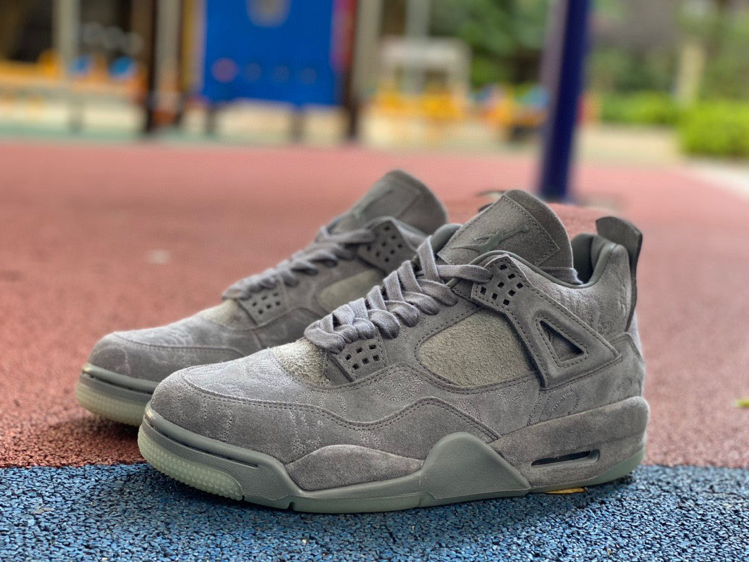 Jordan 4 Retro Kaws