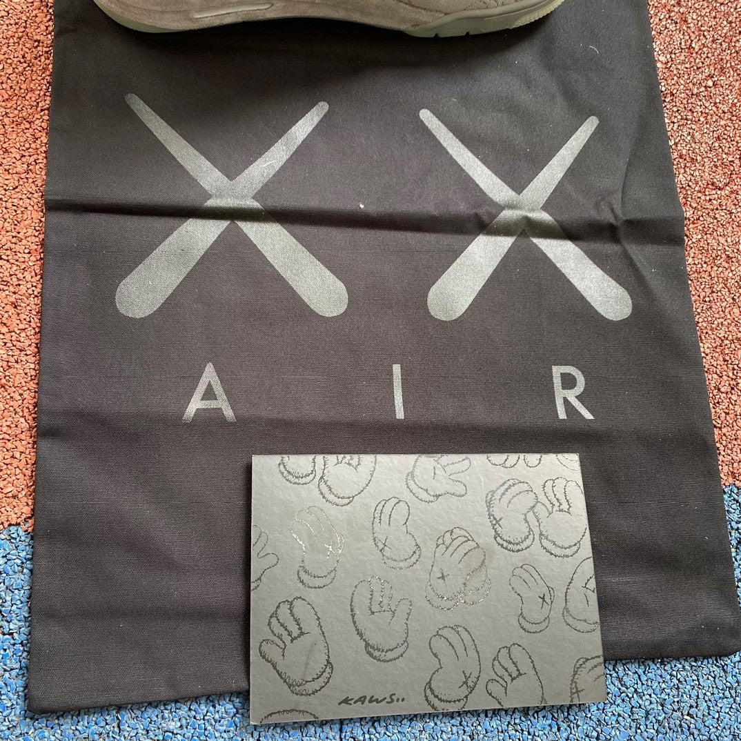 Jordan 4 Retro Kaws