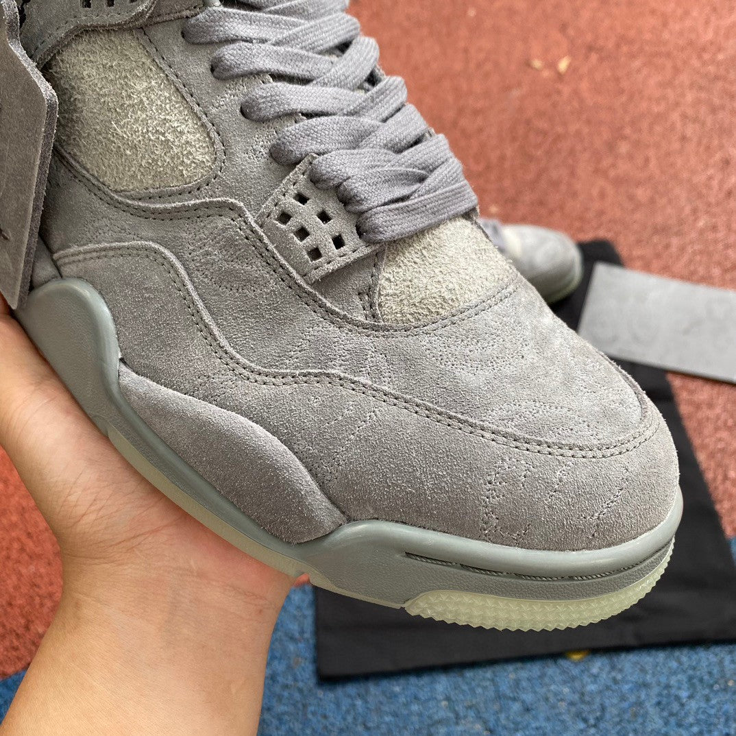 Jordan 4 Retro Kaws