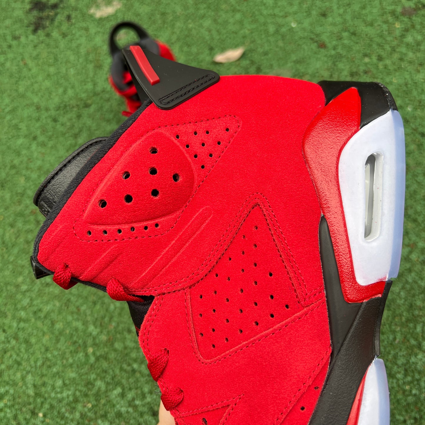 Jordan 6 Retro Toro Bravo