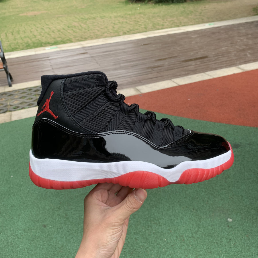 Jordan 11 Retro Playoffs Bred (2019)