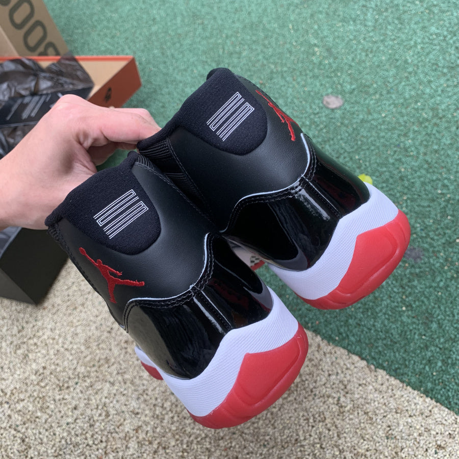 Jordan 11 Retro Playoffs Bred (2019)