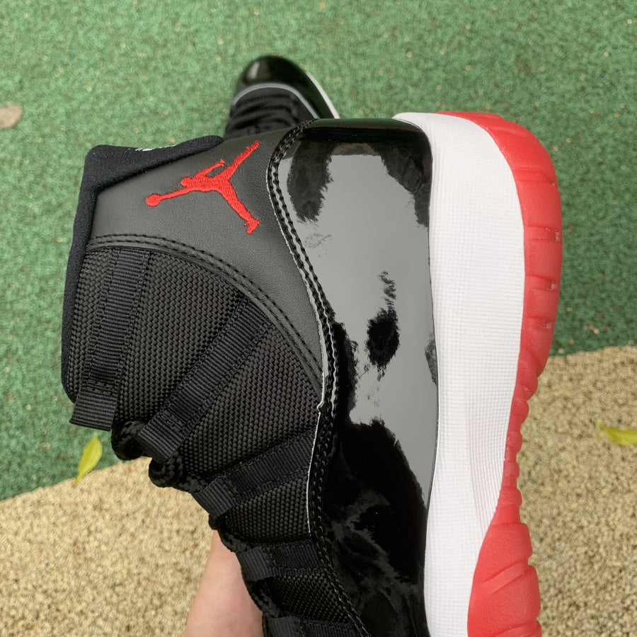 Jordan 11 Retro Playoffs Bred (2019)