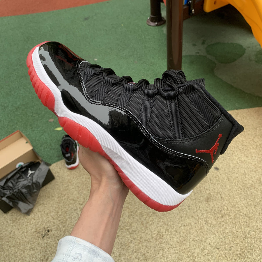 Jordan 11 Retro Playoffs Bred (2019)