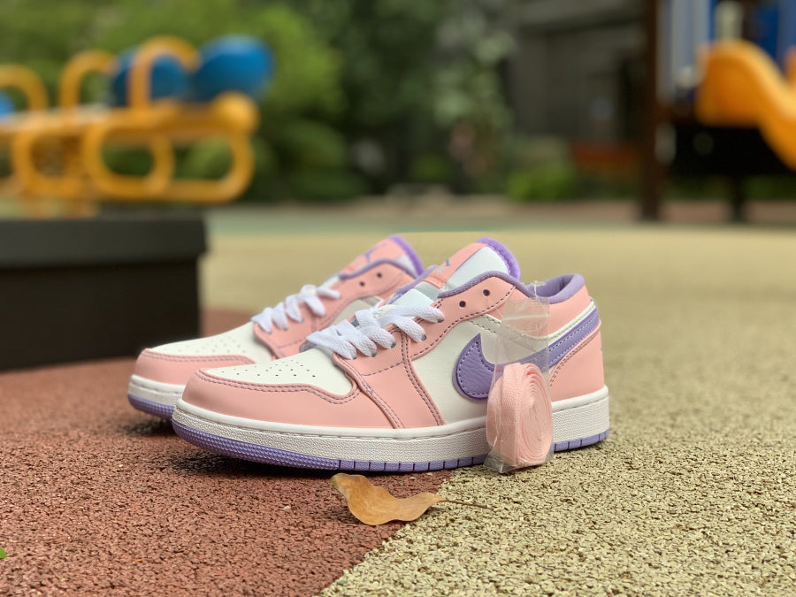 Jordan 1 Low SE Arctic Punch