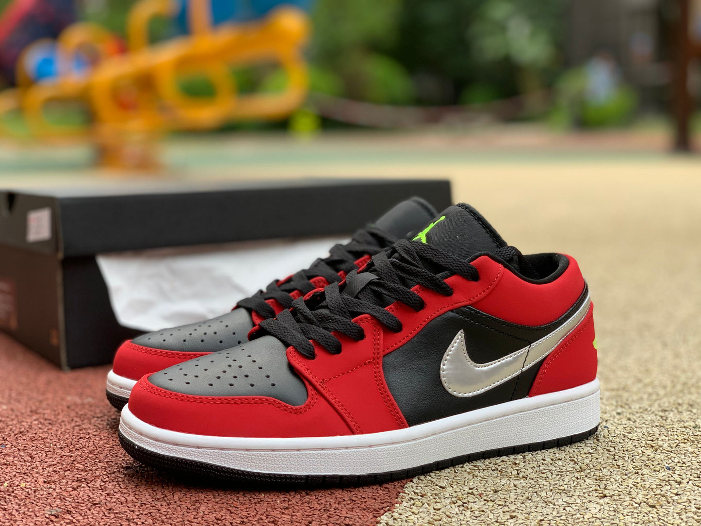 Jordan 1 Low Black Green Pulse Gym Red