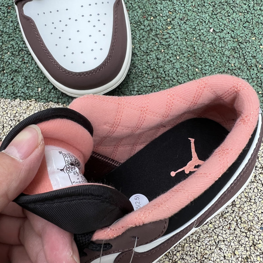 Jordan 1 Low Mocha