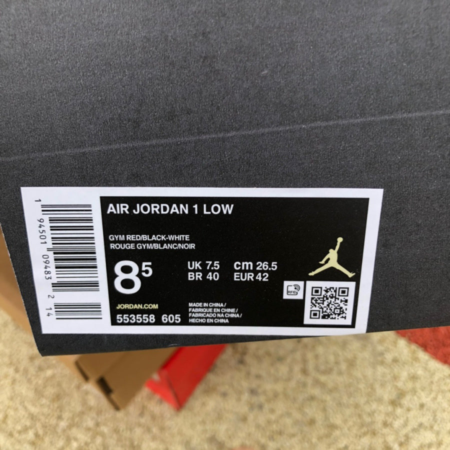 Jordan 1 Low Reverse Bred Pebbled Swoosh