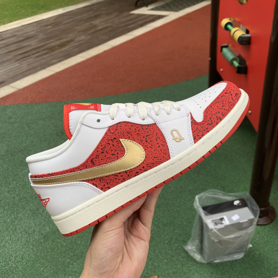 Jordan 1 Low Spades