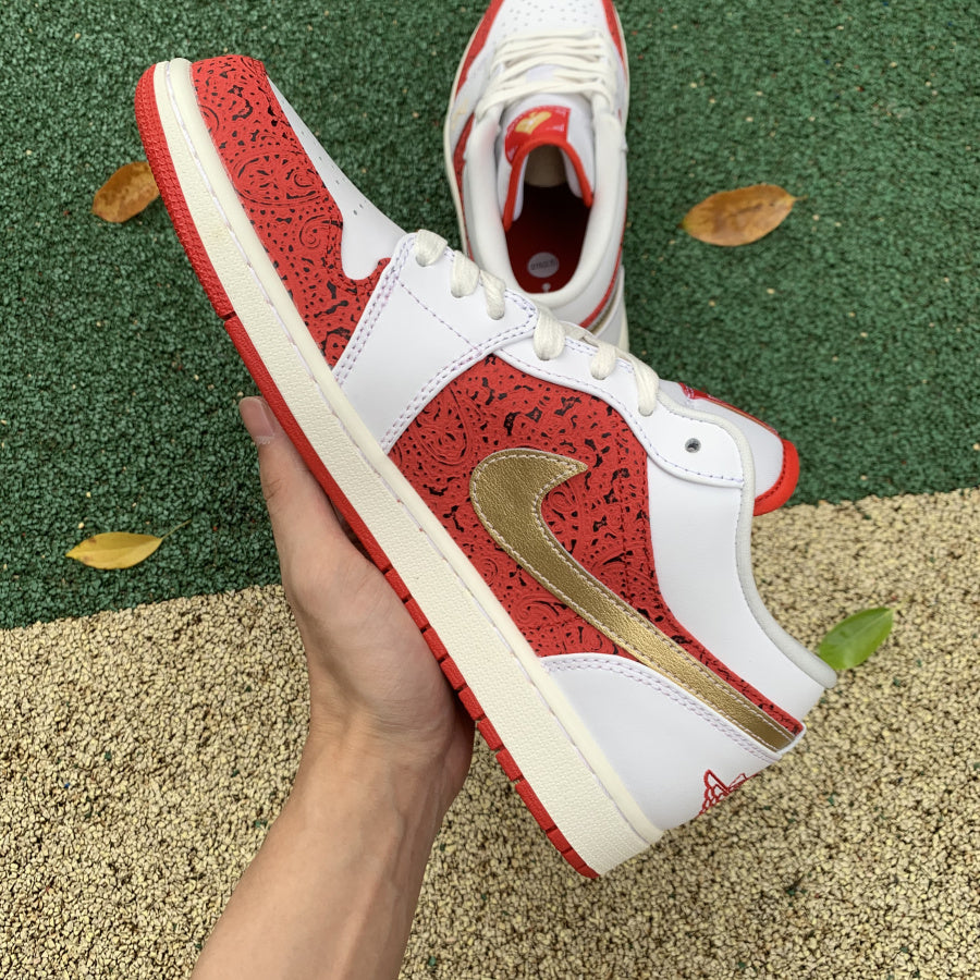 Jordan 1 Low Spades