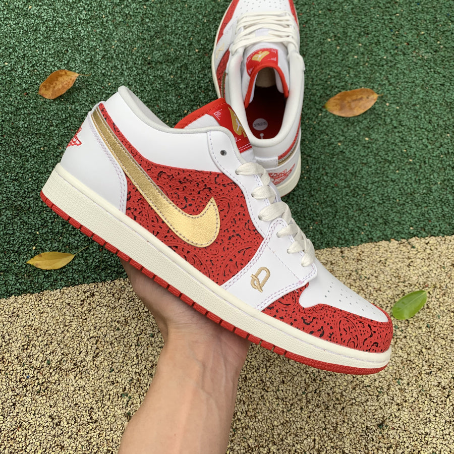 Jordan 1 Low Spades