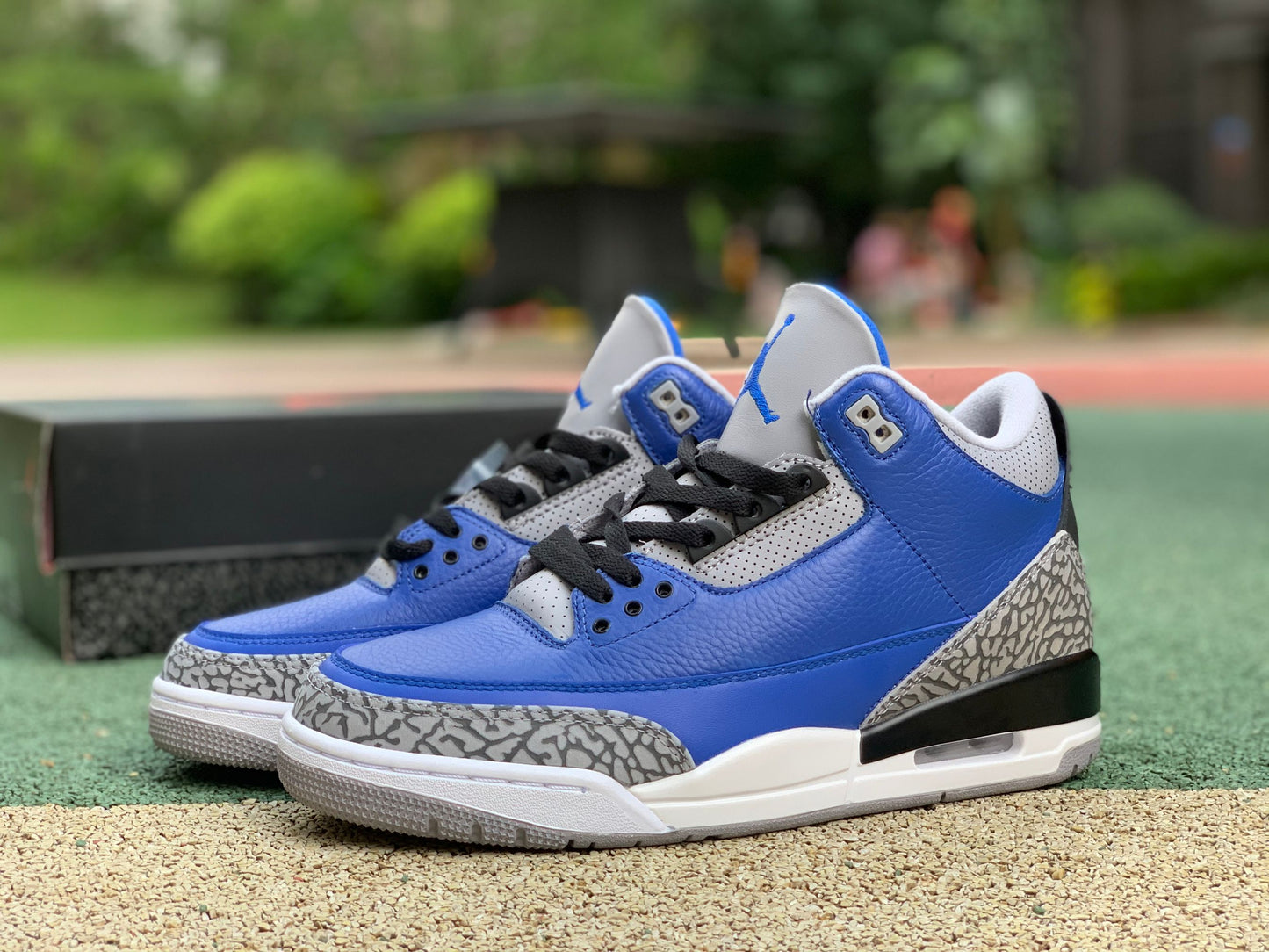 Jordan 3 Retro Varsity Royal Cement