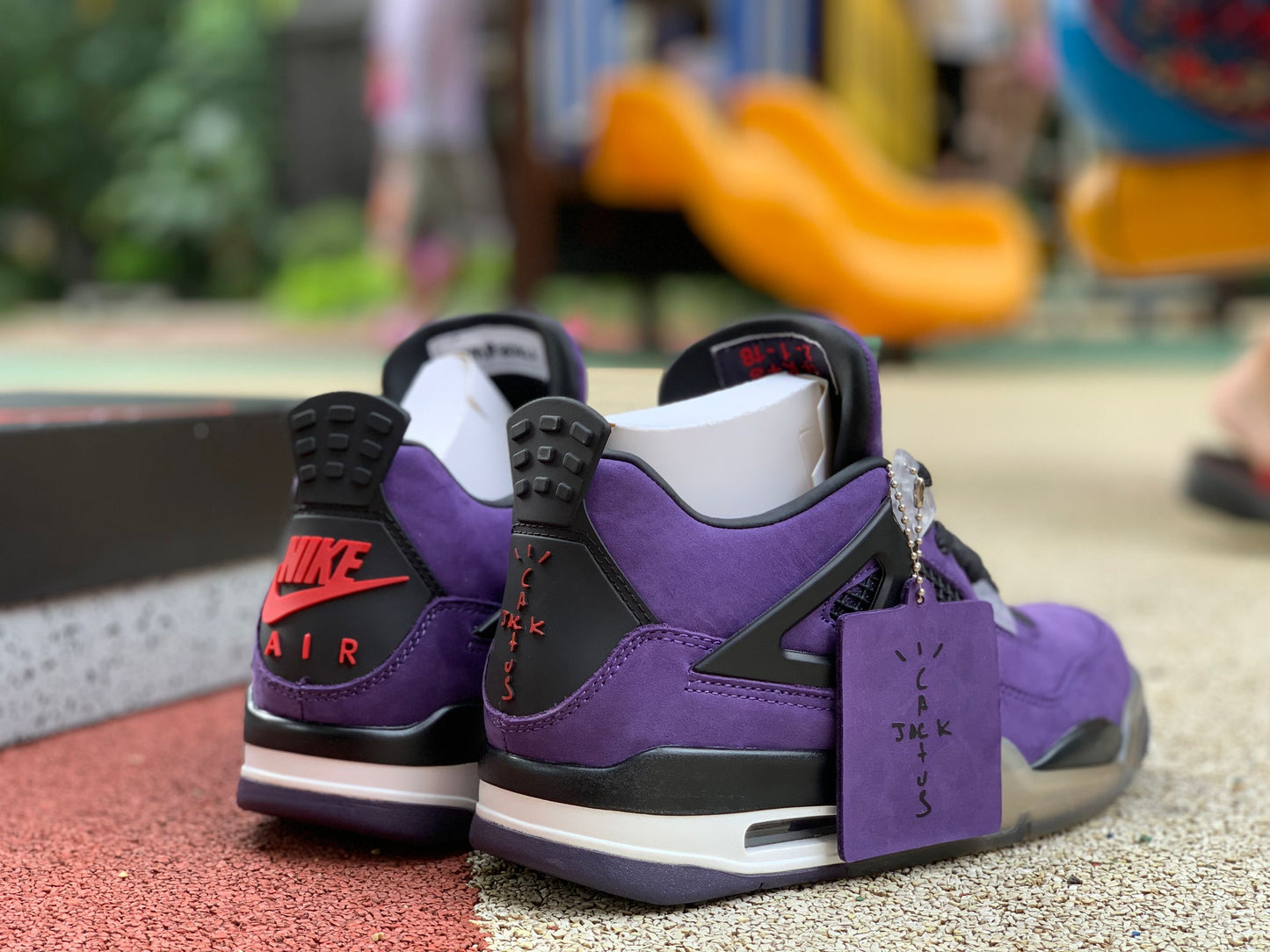 Jordan 4 Retro Travis Scott Purple (Friends and Family)