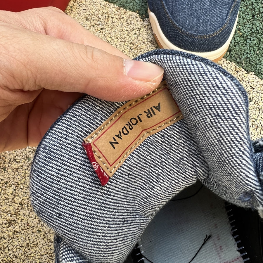 Jordan 4 Retro Levi's Denim