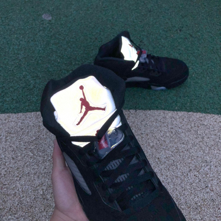 Metallic jordan sales 5