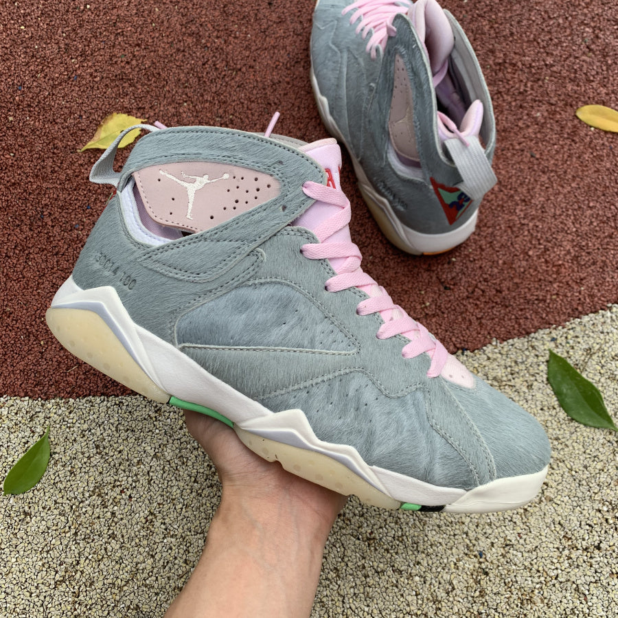 Jordan 7 Retro Neutral Grey