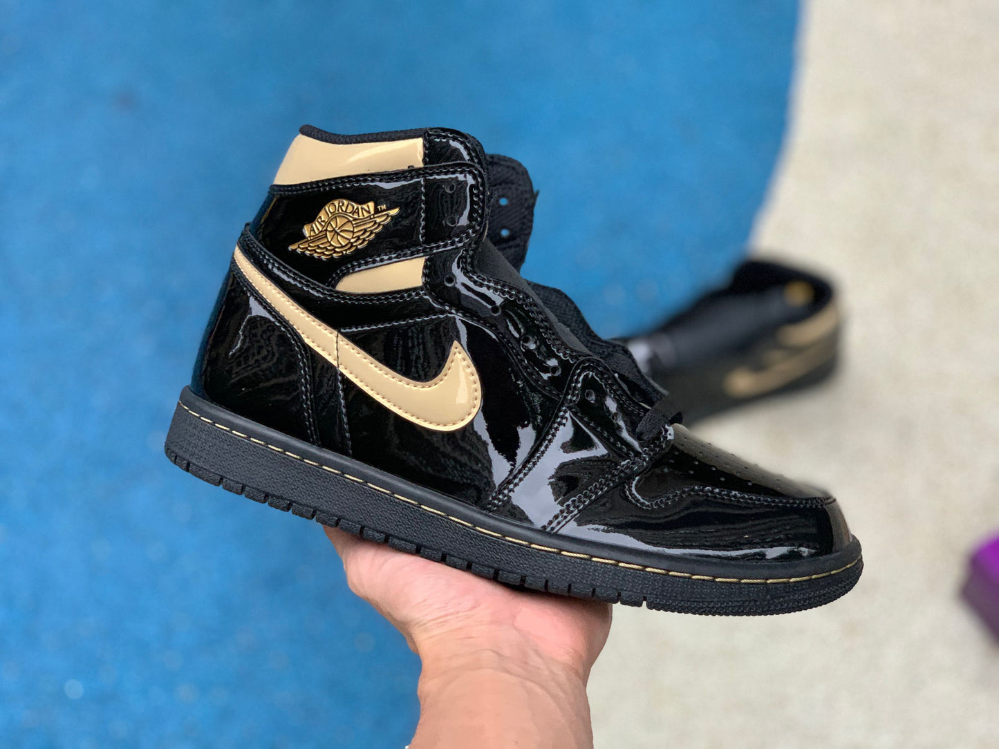 Jordan 1 Retro High Black Metallic Gold (2020)