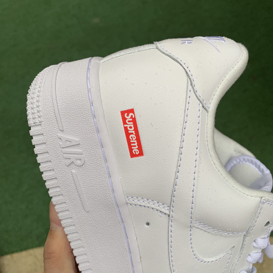 Nike Air Force 1 Low Supreme White