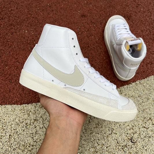 Nike Blazer Mid '77 Vintage White