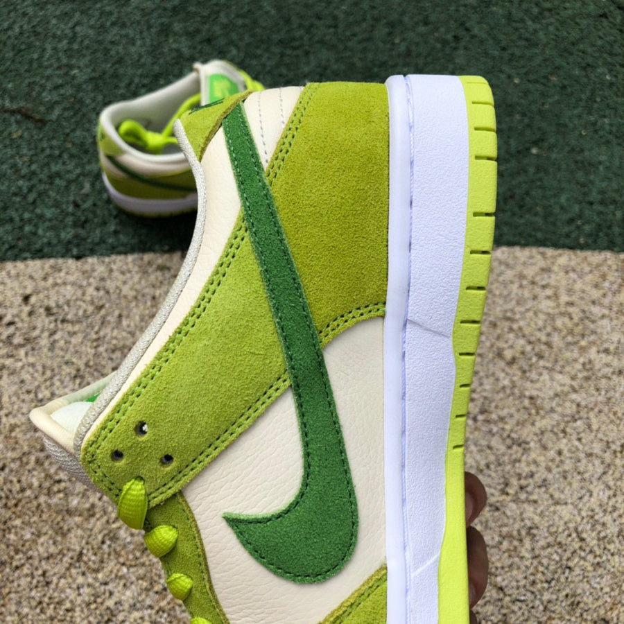 Nike SB Dunk Low Green Apple