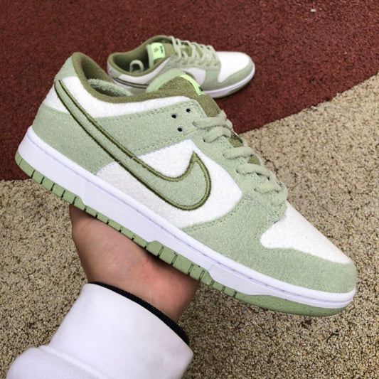 Nike Dunk Low SE Fleece Pack Honeydew