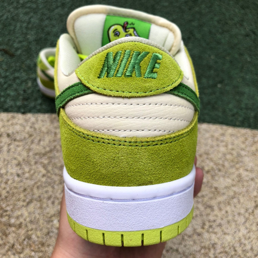 Nike SB Dunk Low Green Apple